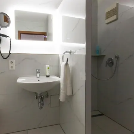 Baer Otel 3*
