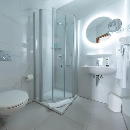 Baer Otel 3*