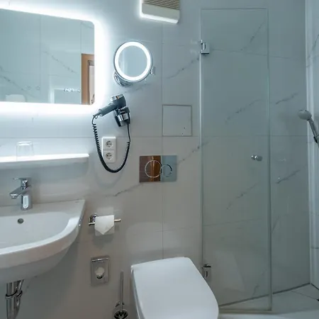 Baer Hotel 3*