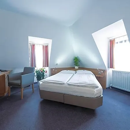Otel Baer Sinsheim