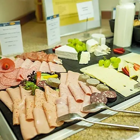 Baer Otel 3*